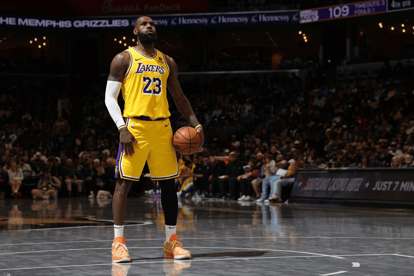 NBA总决赛倒计时，芝加哥公牛冲刺阶段复出首秀，细节引发关注，悬念犹存，数据趋势出现新变化的简单介绍-爱游戏娱乐