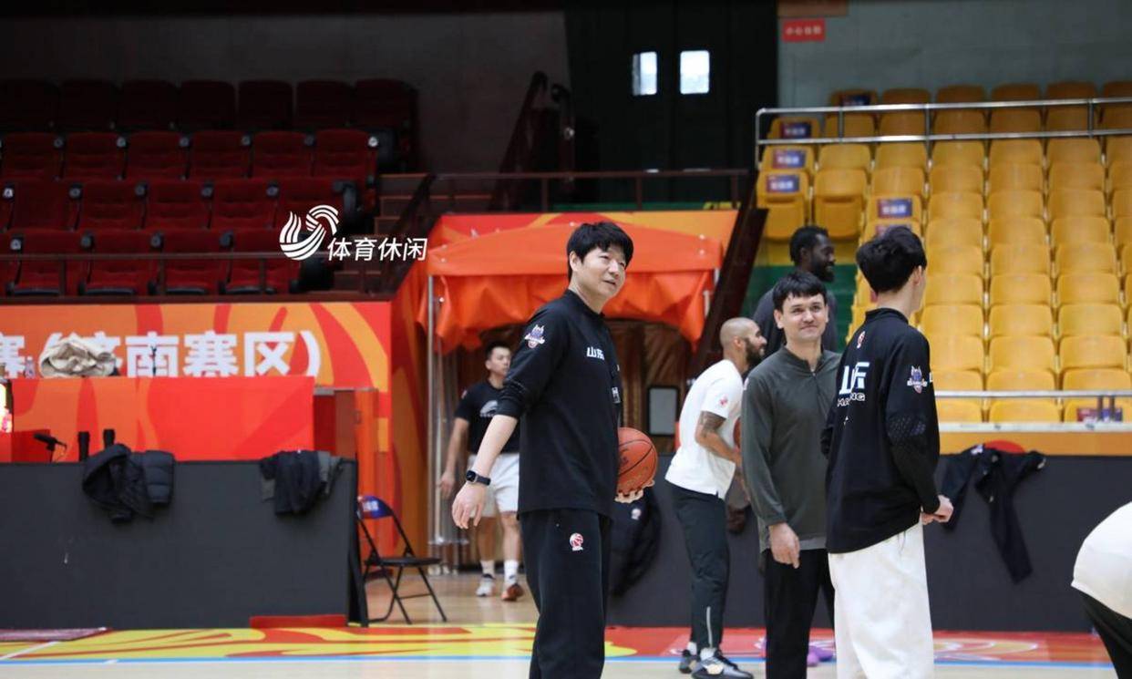 包含德甲赛后走向成谜，山东男篮再遭质疑，引发热议，团队化学反应显著的词条-爱游戏中国