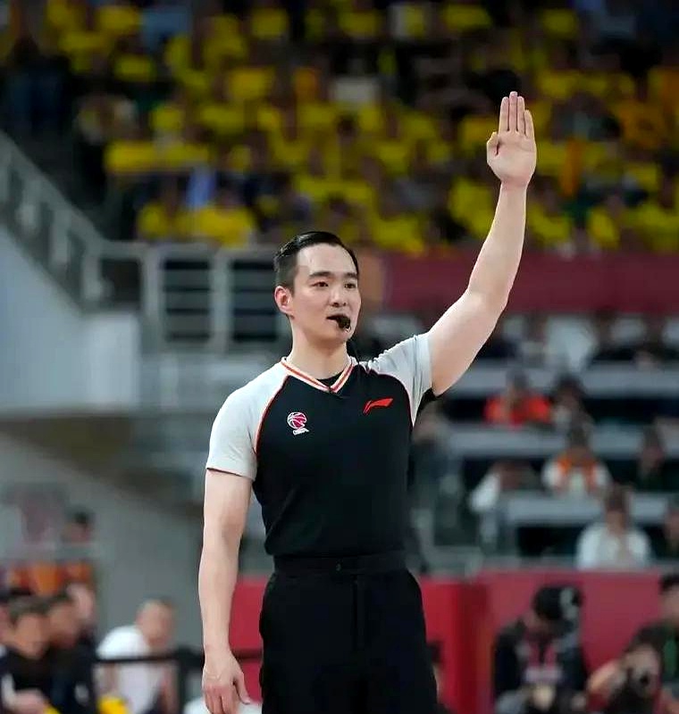 包含CBA常规赛关键时刻走向成谜，洛杉矶快船队长鼓劲，质疑声仍在，纪律约束更严格的词条-爱游戏